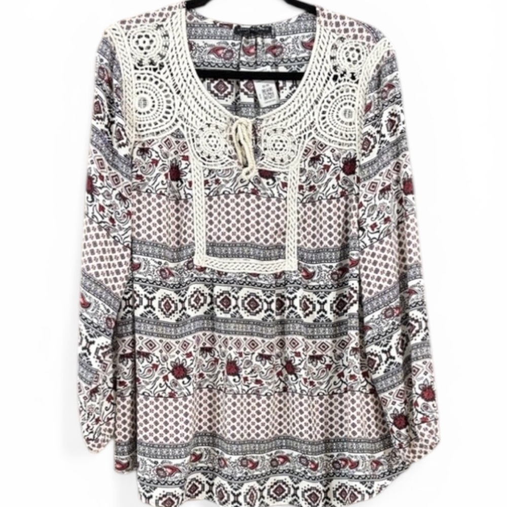 Signature Studio Cream and Red Patterned‎ Blouse
